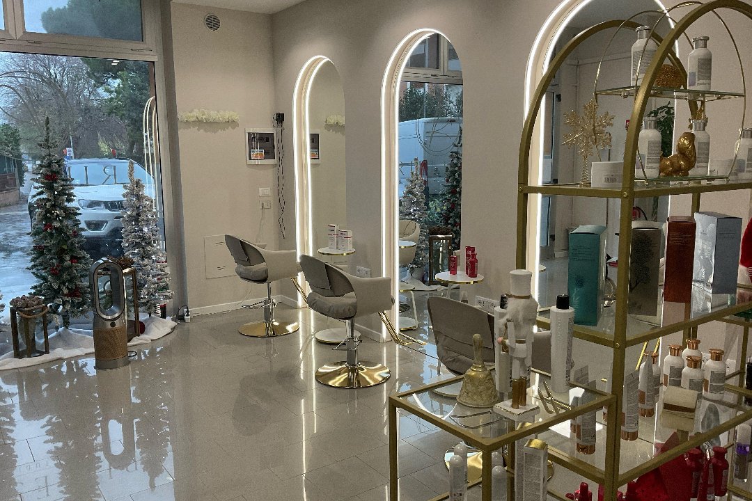 Riflessi Hair Studio, Fano, Marche