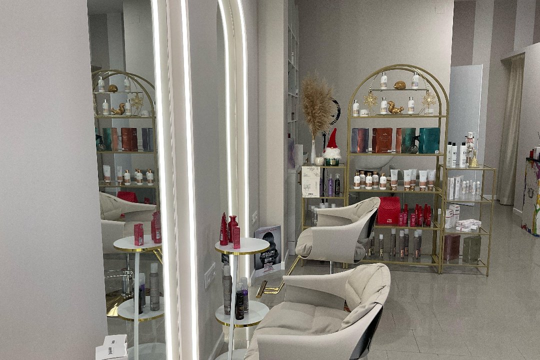 Riflessi Hair Studio, Fano, Marche