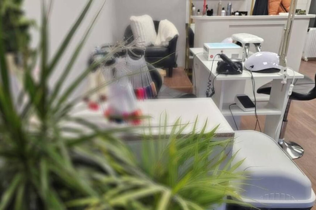 Ellie Nail Studio, Brooklands, Trafford