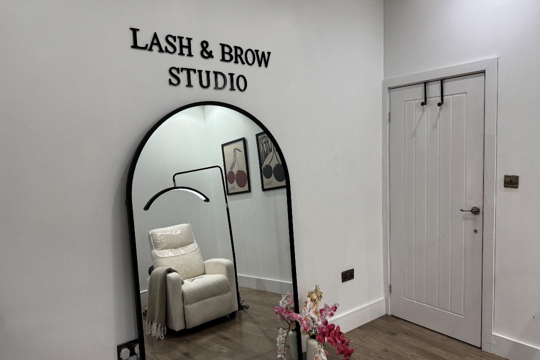 Mae’s lashes n brows, Chapel Street, Manchester