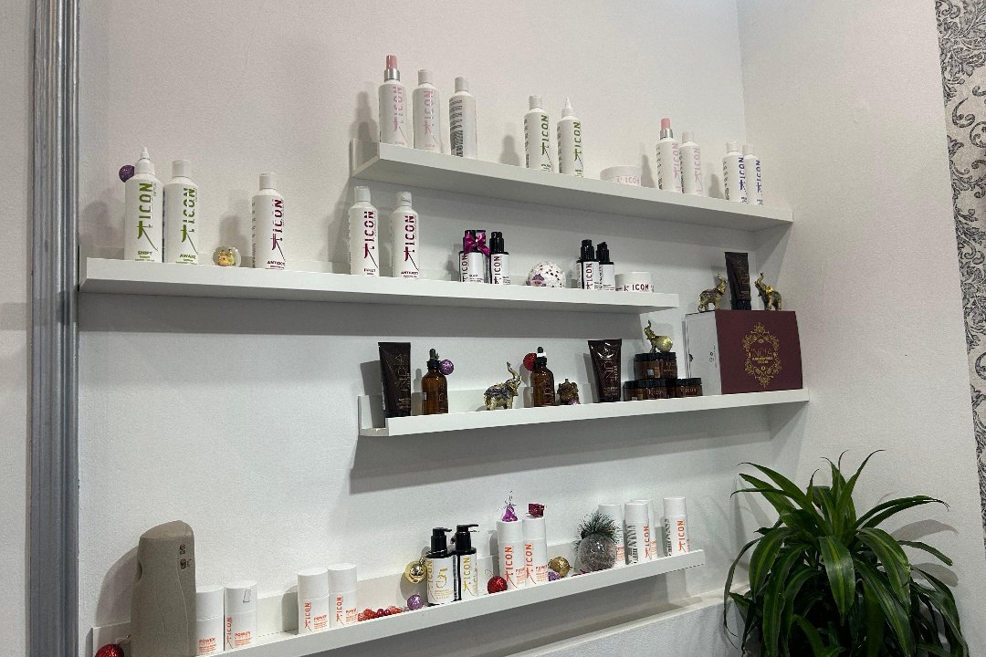 Alexander Hair Specialist Beauty and Salon, Chamberí, Madrid