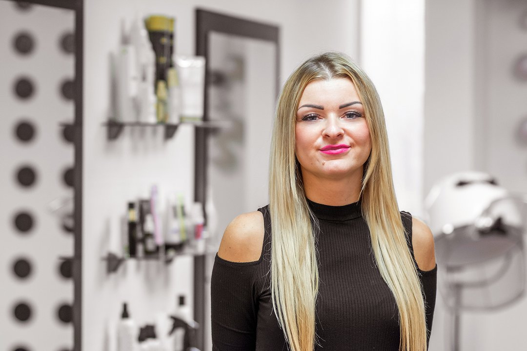 Natalia's Beauty Center, Markerkant, Almere