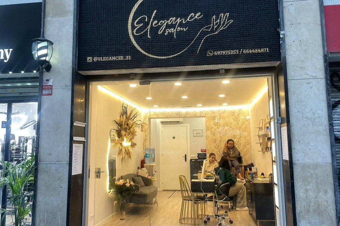 Elegance Salon, Plaça de la Sagrada Família, Barcelona