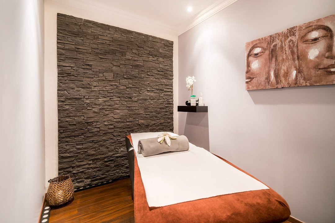 Effimins, Métro Bastille, Paris