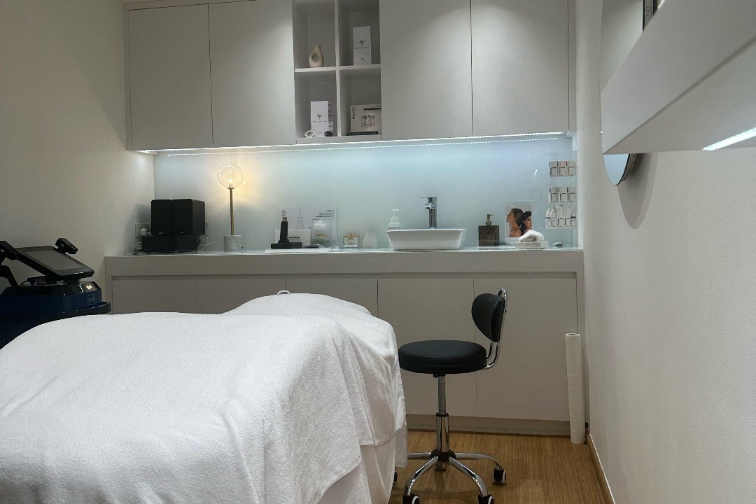 About your skin solution - Louise, Bois de la Cambre, Bruxelles