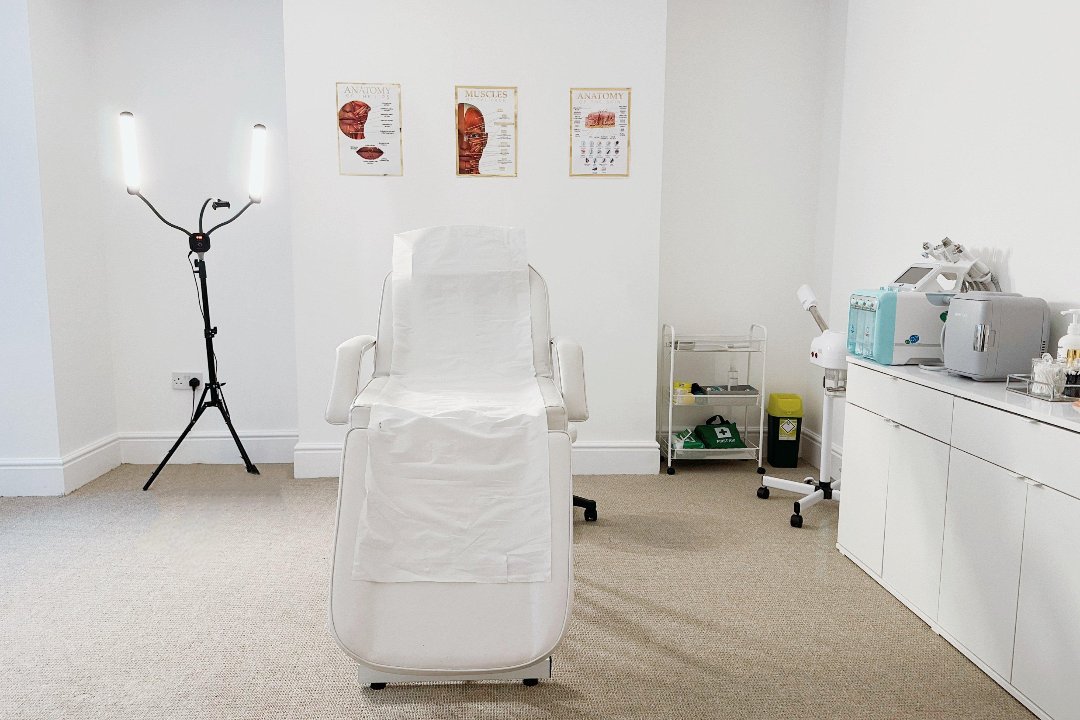 Beauty plump clinic, The Glades, London