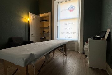 Lara Oz Therapies