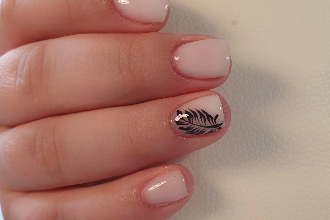 SEA NAILS-technician specializing in Russian manicure and pedicure, Windsor, Berkshire