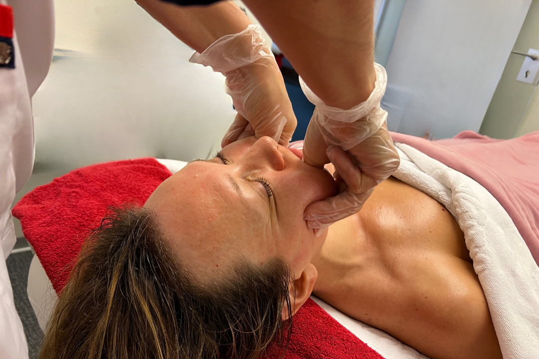 Anna face lifting massage, Cham