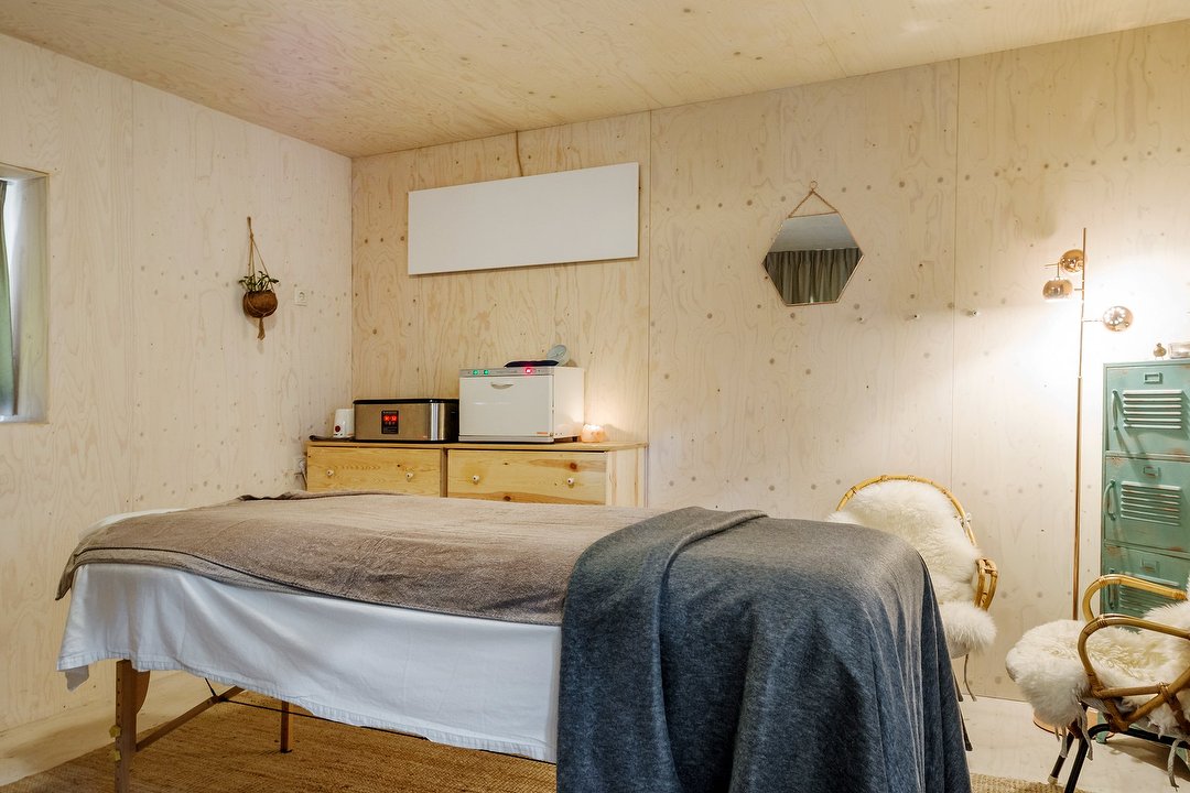 Hilde (voorheen Roots), Oostelijke Eilanden en Kadijken, Amsterdam