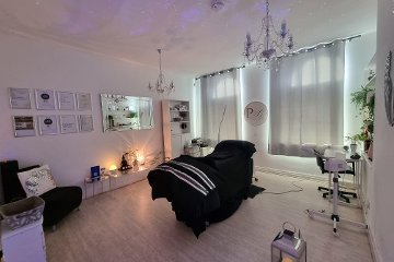 Awaken to Angels Holistics & Beauty (perfectbeautymcr)