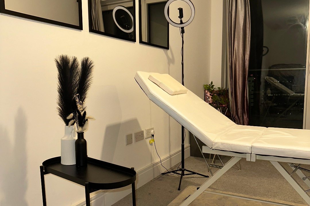 Intoxicated Aesthetics, Millharbour, London