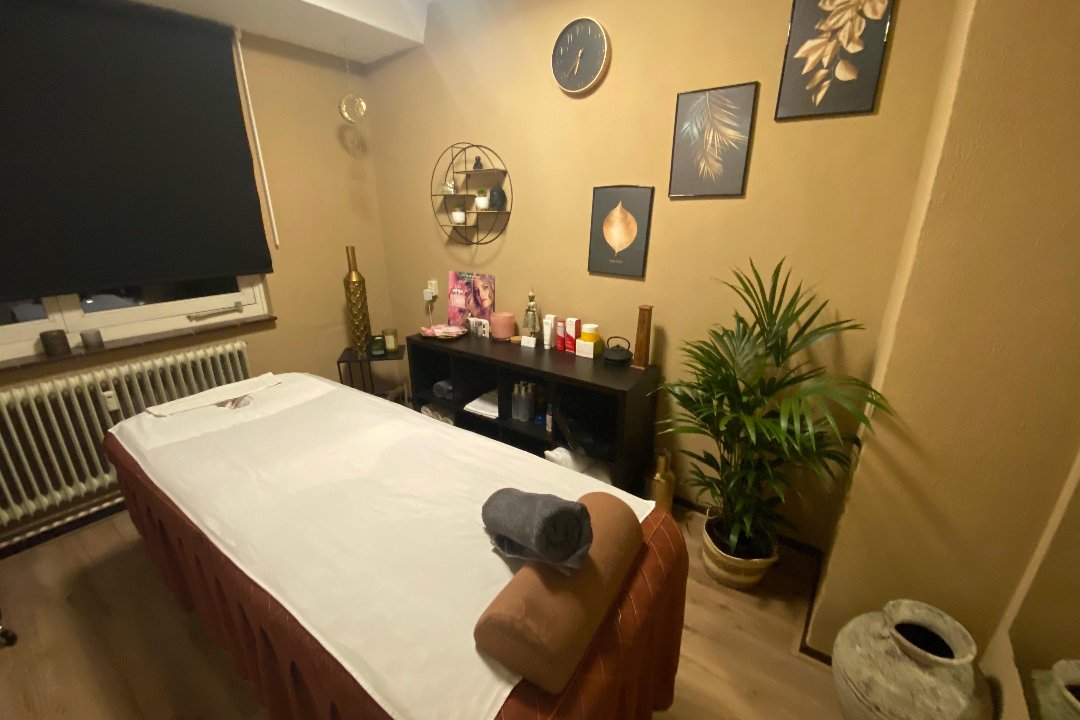 Massage Therapy By Natalia, Henri Dunantpark, Eindhoven