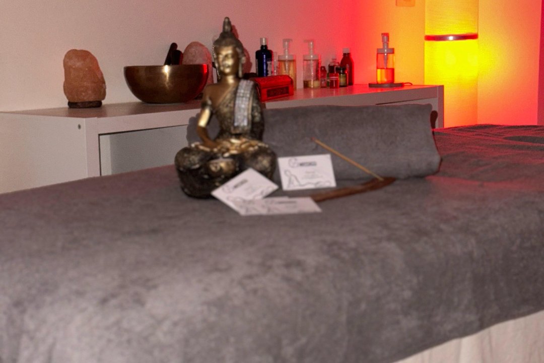GY Massaggi - Holistic Home, Piazzale Selinunte, Milano