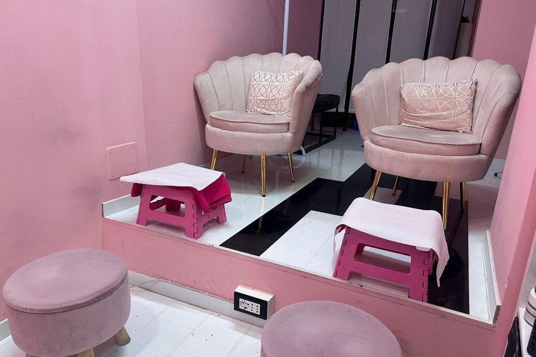 Nail Boss, Via dei Colli Portuensi, Roma