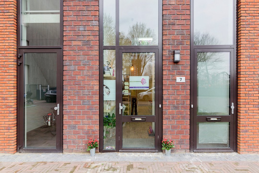 Wax & brows by Veda Lakshmi, Kanaleneiland, Utrecht