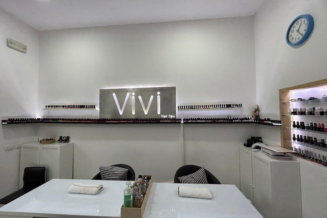 Vivi Nail Spa, Corsica, Milano