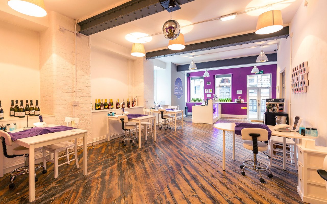 Ladies' Waxing near Sackville Street, Manchester Treatwell