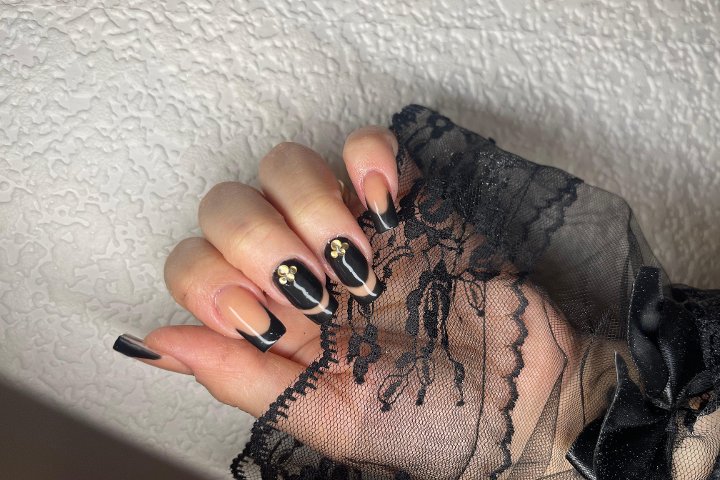 Parisa NailArt - Onglerie Leeds - Photo de galerie - OneBooking
