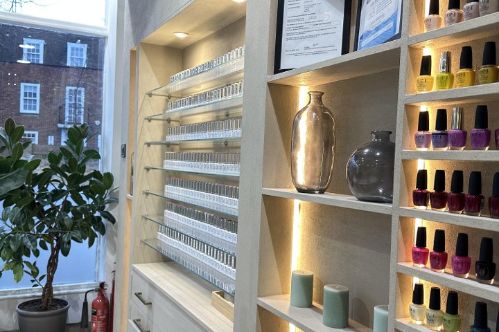 Fifty Three Beauty Studio - Onglerie London - Photo de galerie - OneBooking