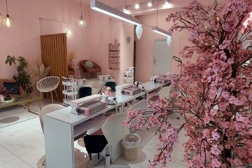 Almond & Nails Story Ilion