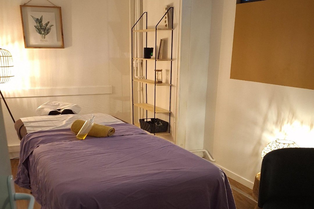 Harakati Massage, Rue du Faubourg-Poissonnière, Paris