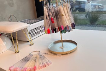 narvois_nails