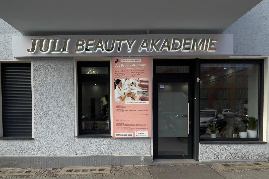 Juli Beauty Akademie, Moabit, Berlin