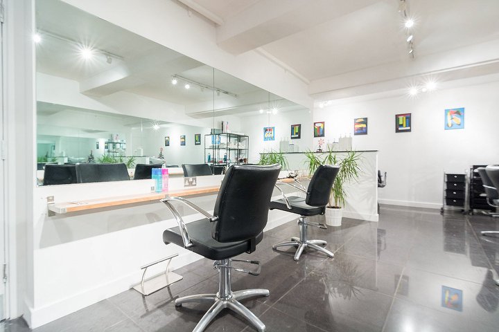 Scott S Hairdressing Hair Salon In Retail Centre Glasgow