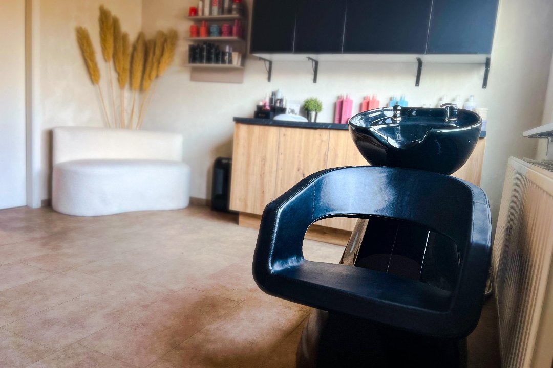 Exclusive Hairdressing by Lieselotte, Brasschaat, Provincie Antwerpen