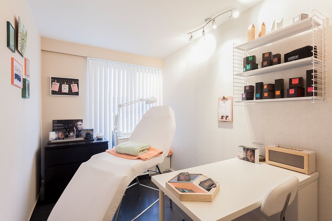 Skin First, Sint-Niklaas, Oost-Vlaanderen