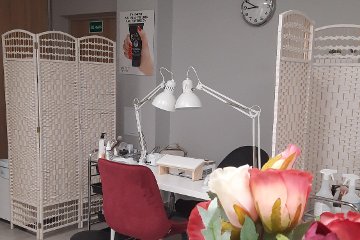 Valentinka NAILS  (vidinis kiemas, salonas DeaStella),