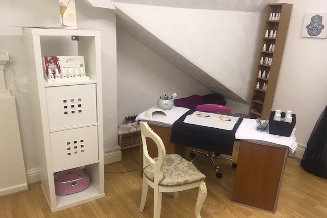 Beauty with Laura, York