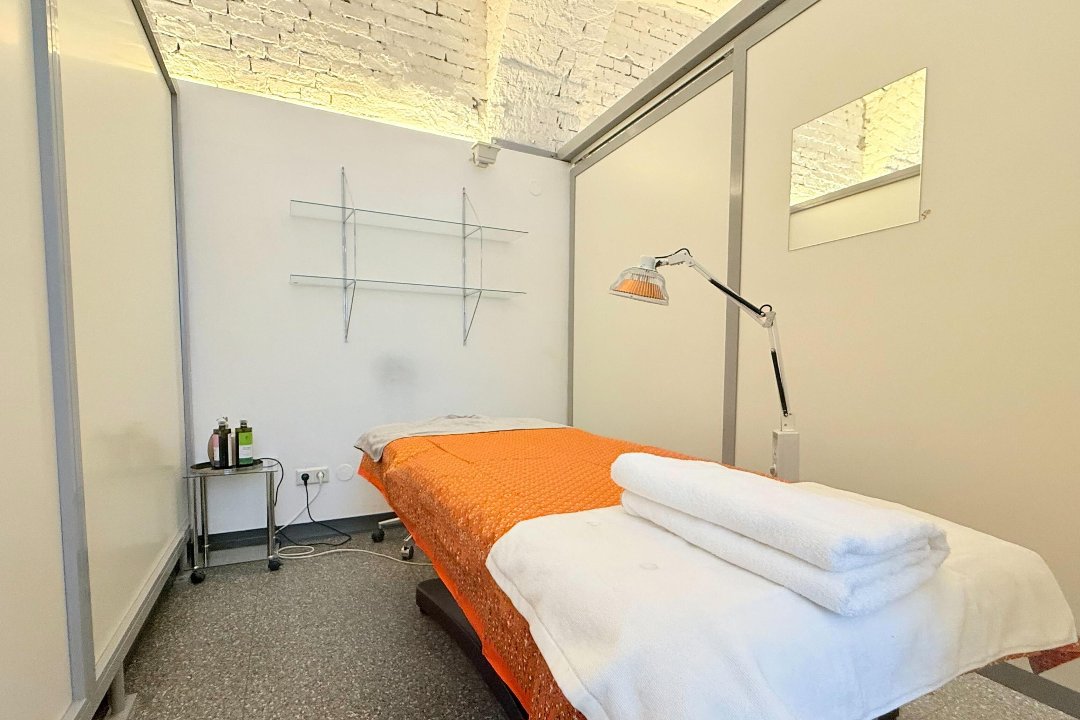 Oase Salon Massage Kosmetik Fußpflege, 4. Bezirk, Wien