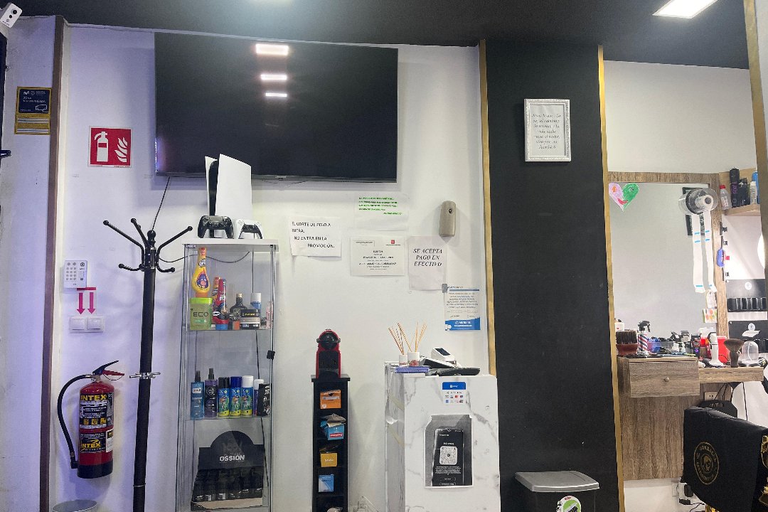Gonzalez Barber Shop VIP, Centro Comercial Plaza Rio 2, Madrid