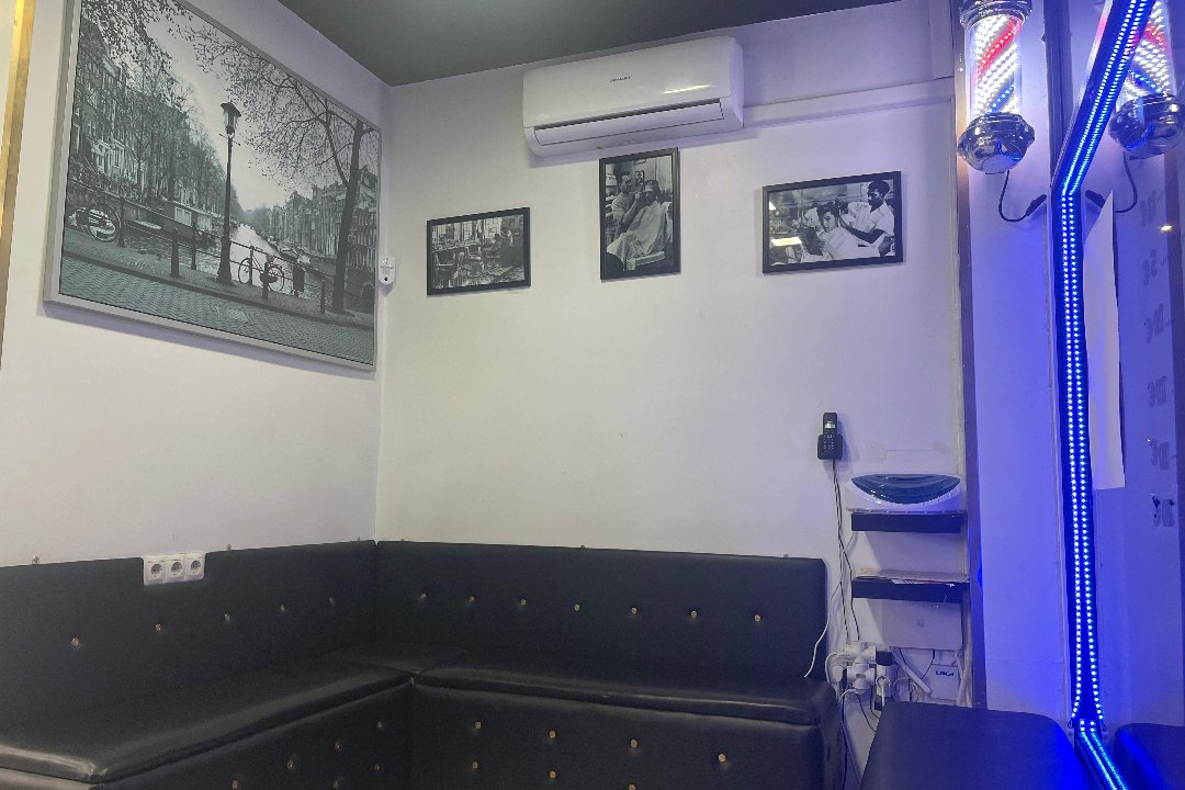 Gonzalez Barber Shop VIP, Centro Comercial Plaza Rio 2, Madrid