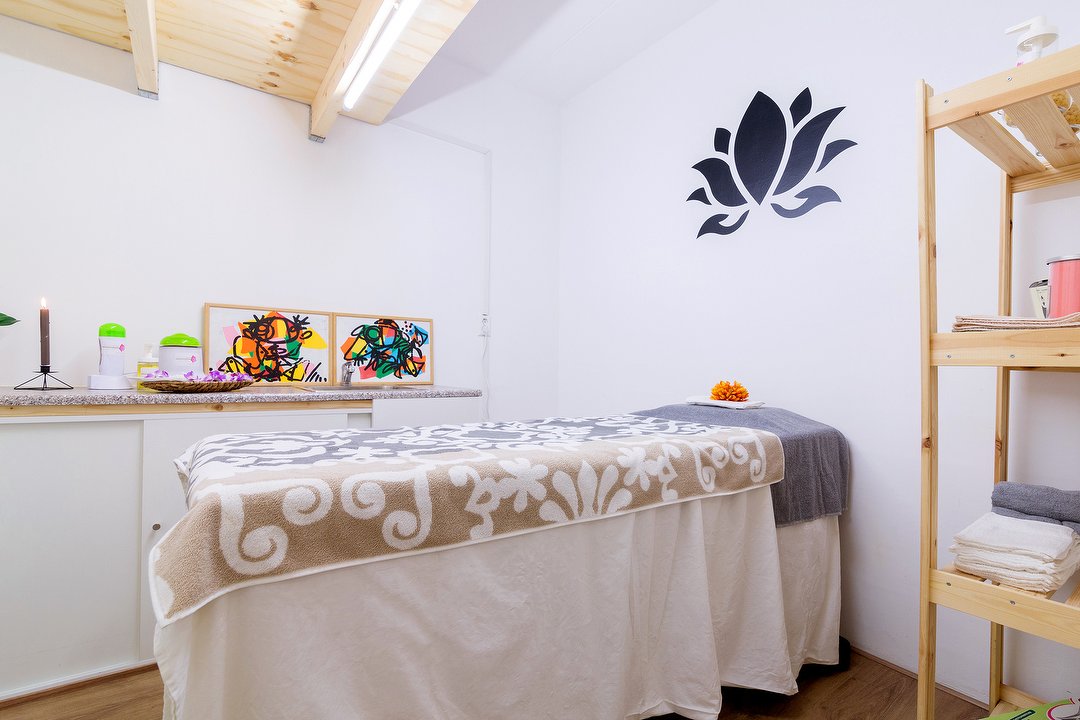 Wax & brows by Veda Lakshmi, Kanaleneiland, Utrecht