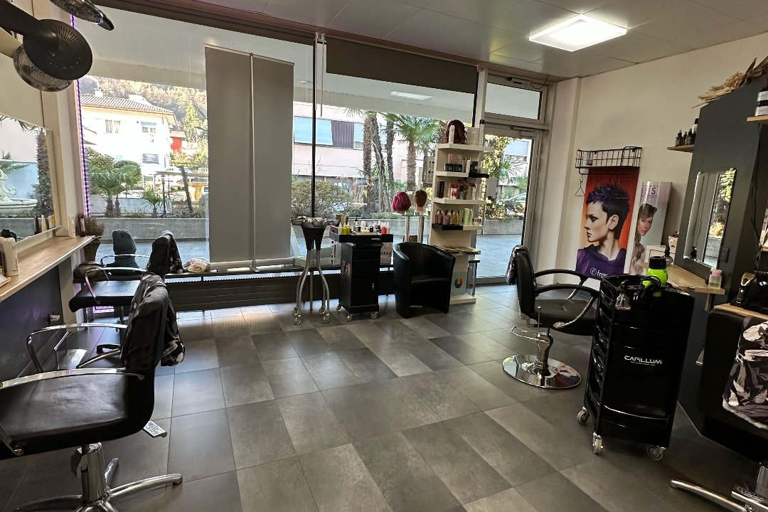 Coiffure Bes Spa, Losone, Kanton Tessin