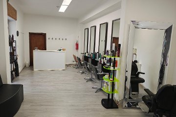 Grifo Hairdressers by Eddie Oliveira