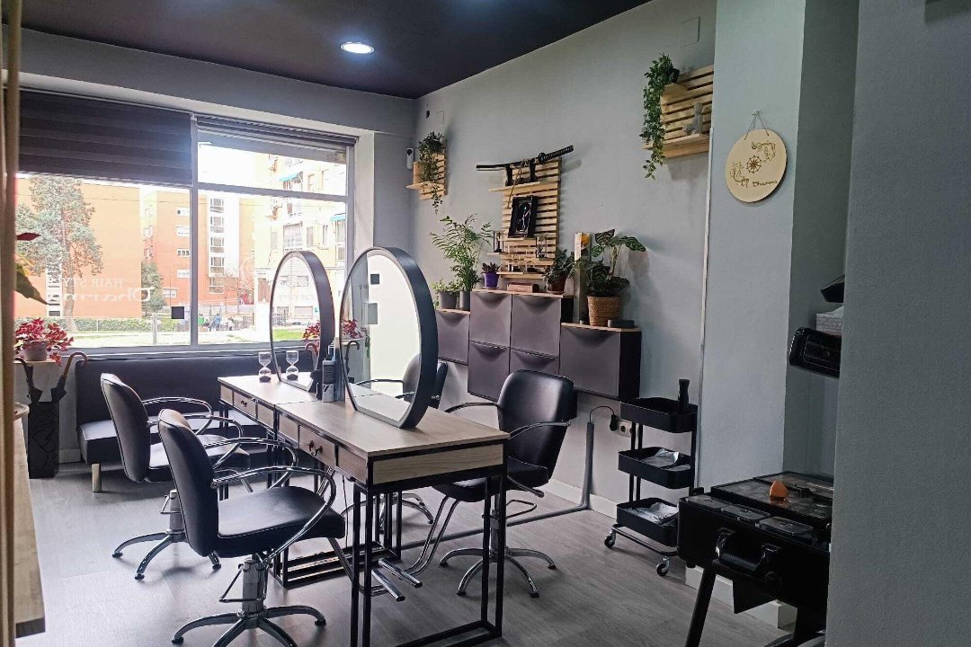 Dharma Hair Style, Casco Histórico de Vallecas, Madrid