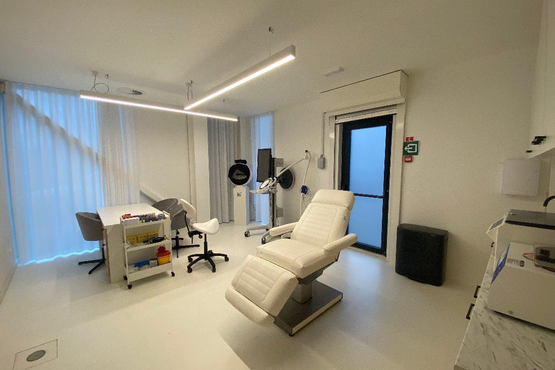 Dereine Academy with Sofia, Vogelenzang - Erasme, Anderlecht