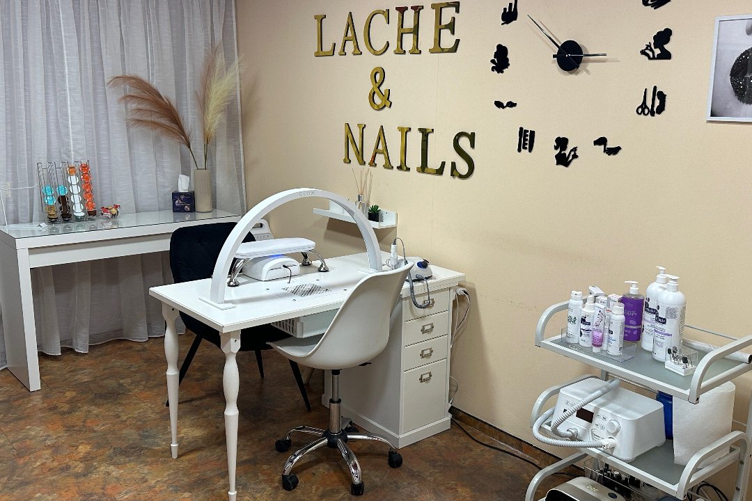 LacheNails, Fabijoniškes, Vilnius