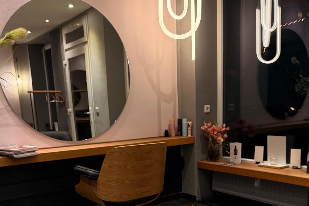 Friseursalon Studio 8 Düsseldorf by Jan Hollenga, Bilker Allee, Düsseldorf