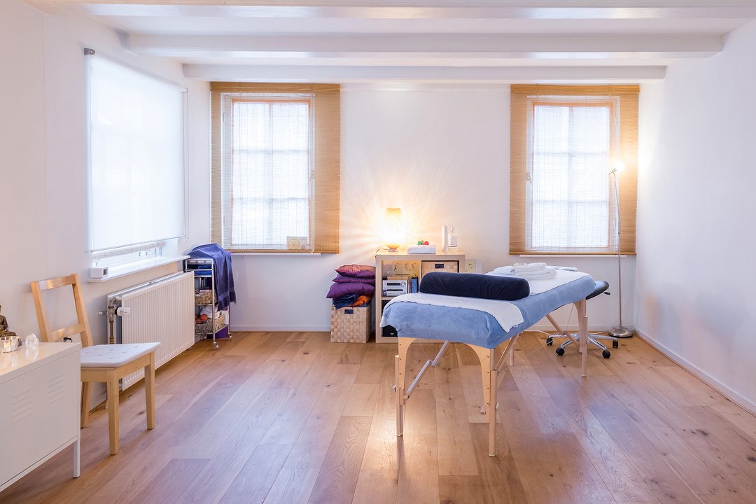 MANIBUS Massagepraktijk Amsterdam, Nieuwezijds Voorburgwal, Amsterdam