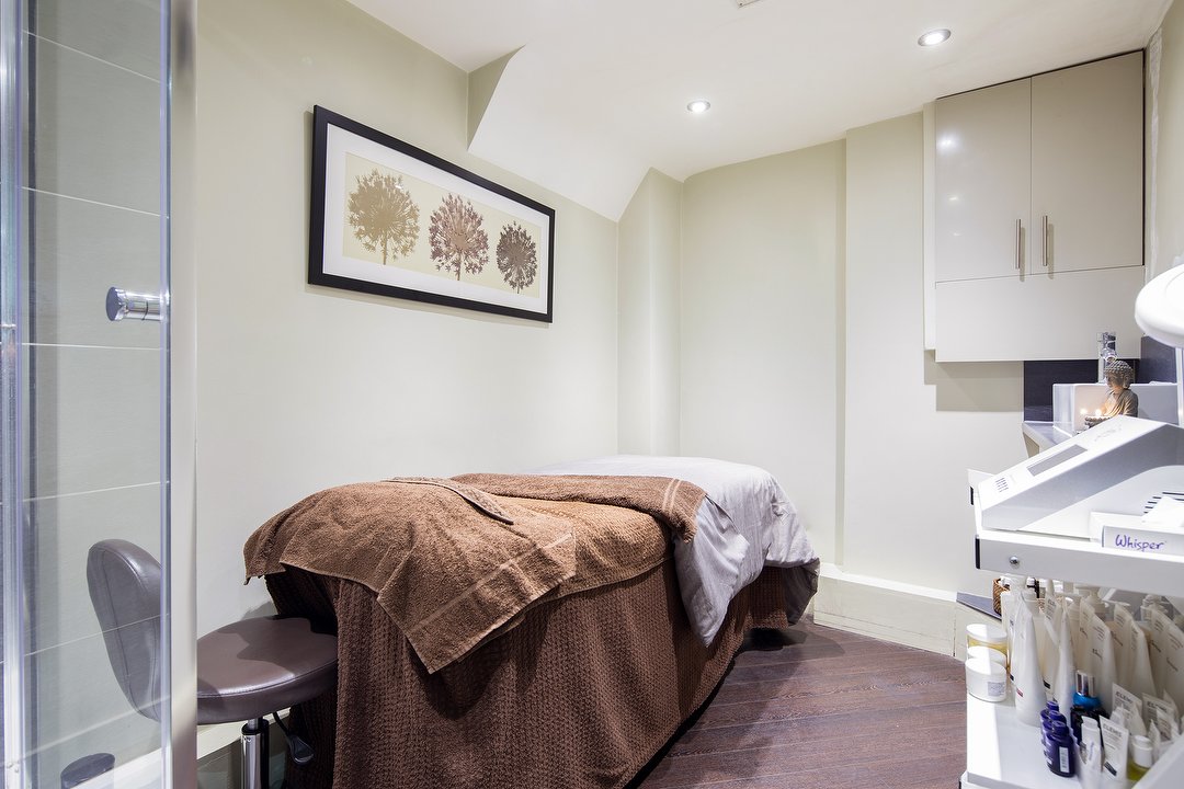 Essential Therapie - City, Temple, London