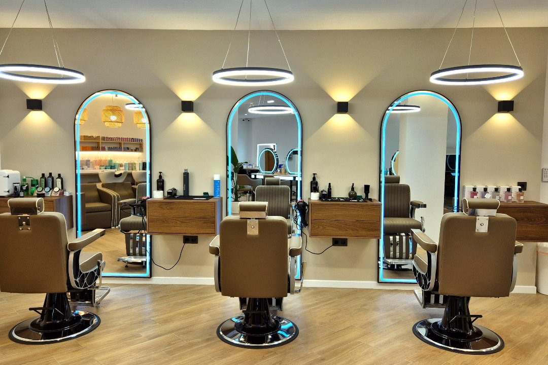 Bavilon Hair Studio - Peluquería y Barbería en Granada, Figares, Granada
