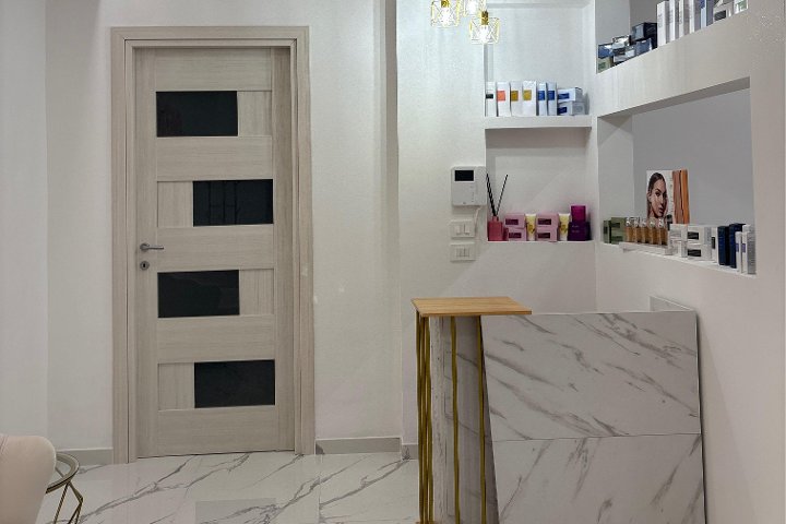 Femme Chic - Onglerie Reggio Calabria - Photo de galerie - OneBooking