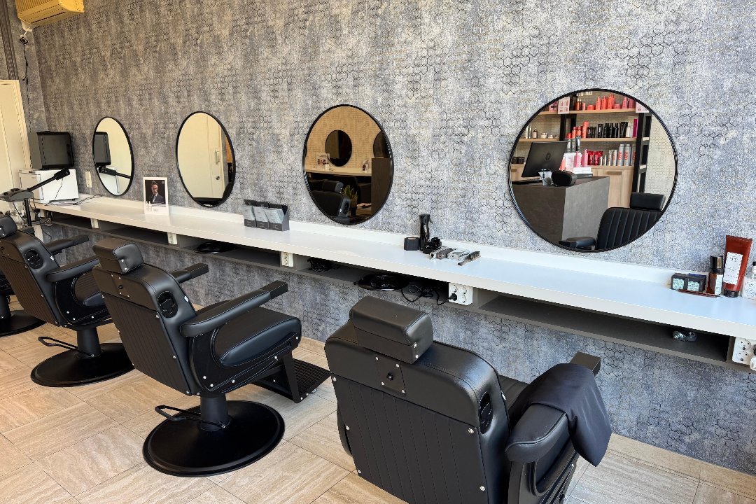 Nikki's Hair and Barbershop, Zwijndrecht, Zuid-Holland