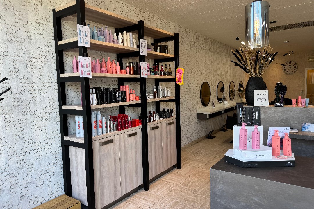 Nikki's Hair and Barbershop, Zwijndrecht, Zuid-Holland