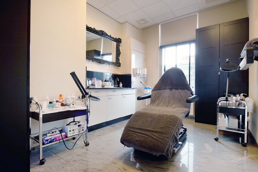 Beauty Salon de Hoogh, Den Haag Stationsbuurt, The Hague